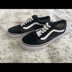 Black low top vans